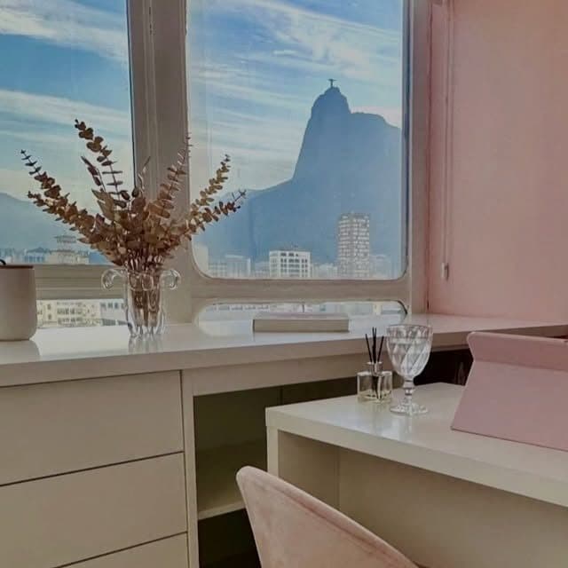 Vista da janela da clínica para o Cristo Redentor